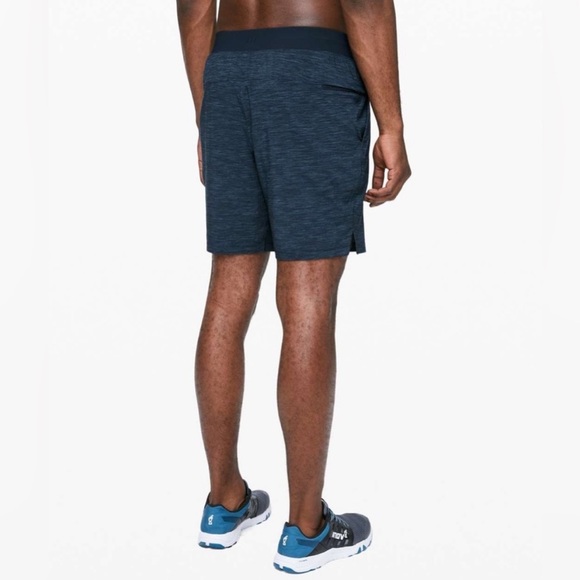 Lululemon Men Blue and Black Bermuda Shorts Size Small - Picture 3 of 9